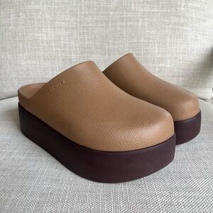 WOMEN'S CROCS DYLAN PLATFORM CLOGS